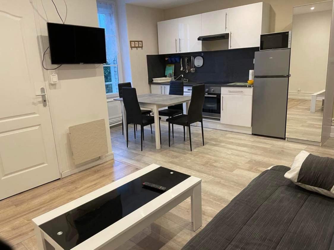 Appart Meuble 45M2 Calme Et Lumineux Au Continental Виттель Экстерьер фото